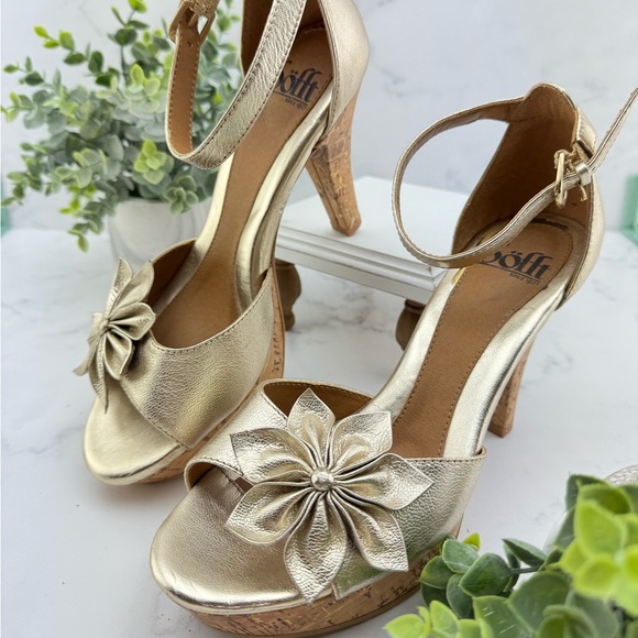 Soft shoes - gold flower - high heels- like new - size 7.5 - Picture 3 of 8